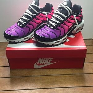 Nike W Air Max Plus Vivid Purple/Hyper Pink-Black Sneakers Women's Size 10